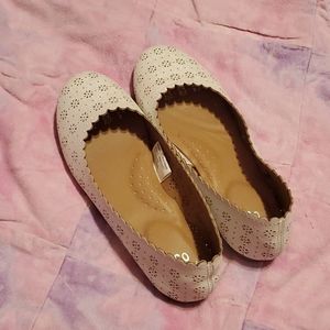 Super cute girl's casual flats